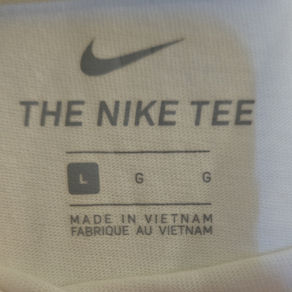 Nike World Tour White T-Shirt with Blue and Orange‎ Graphics - Picture 2 of 6